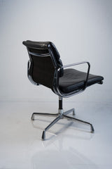 Besucherstuhl Soft Pad Chair, Leder, schwarz, Chrom - Vitra