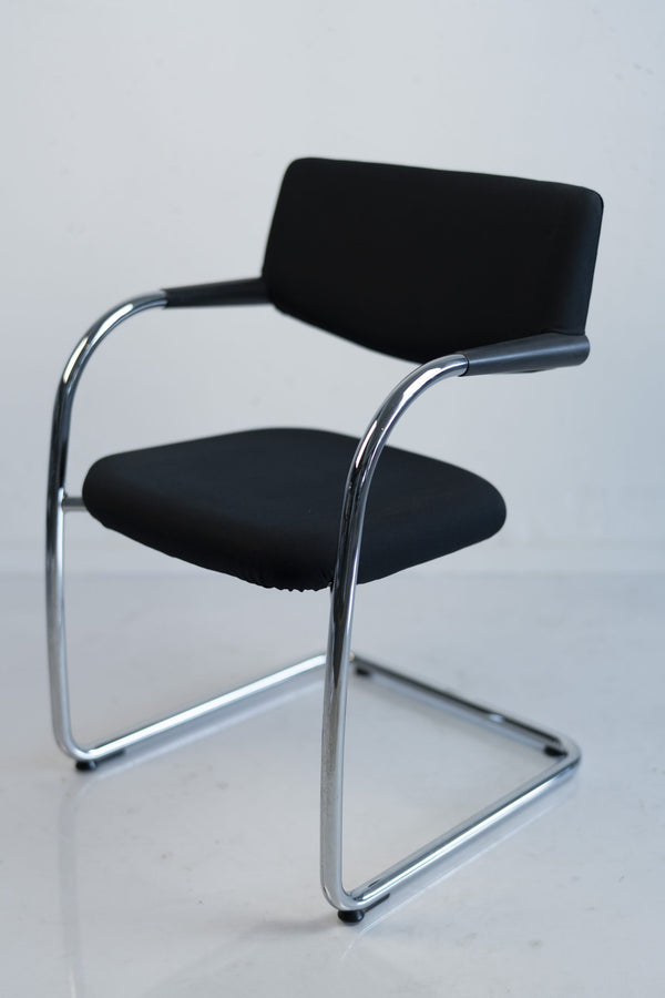 Vitra "Vis a vis Step", Freischwinger mit Rückenpolster, nicht stapelbar, Chrom/Schwarz
