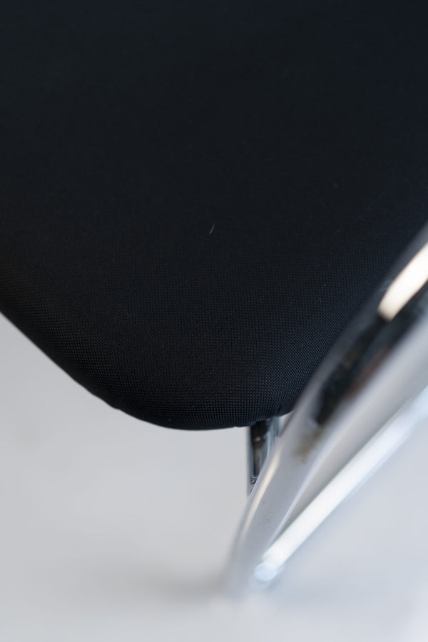Vitra "Vis a vis Step", Freischwinger mit Rückenpolster, nicht stapelbar, Chrom/Schwarz