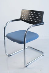 Vitra "Vis a vis Step", Freischwinger, stapelbar, Chrom/Hellblau