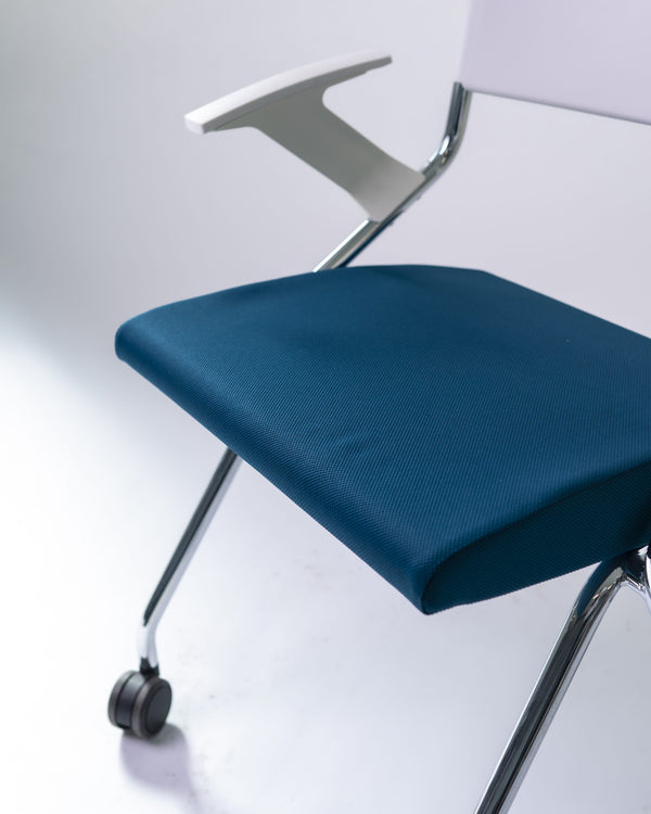 Sedus "flip flap", Klappstuhl mit Armlehnen und Rollen, Chrom/Weiß/Türkis
