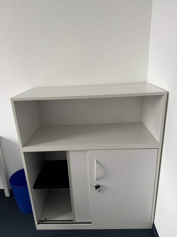 Sideboard mit Aufsatz